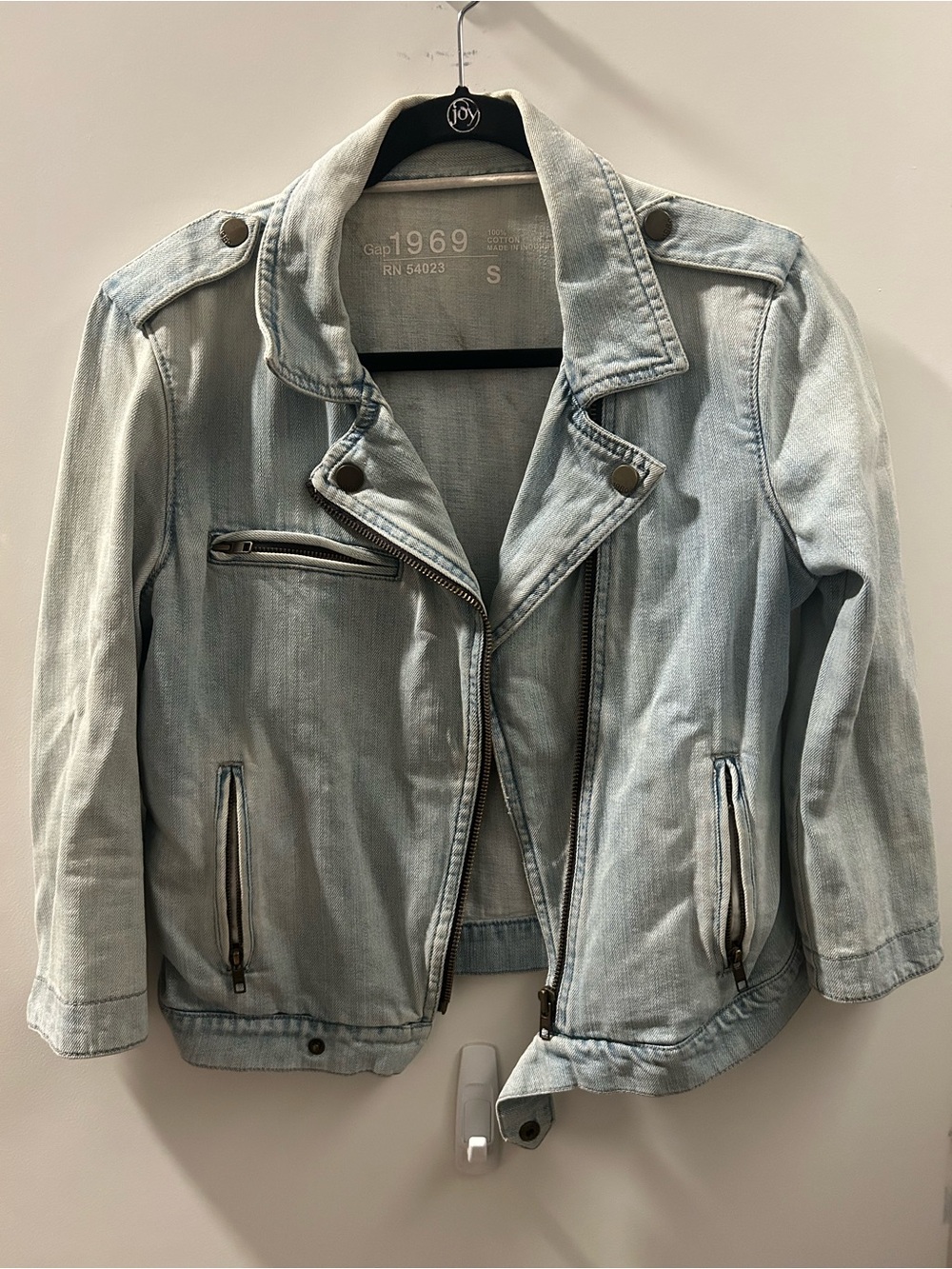 GAP Light Wash Denim Moto Jacket in Pale Blue